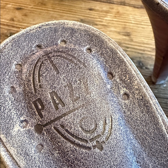 PAZZO Taupe Embroidered Pointed-Toe Mule Heels - Picture 2 of 4